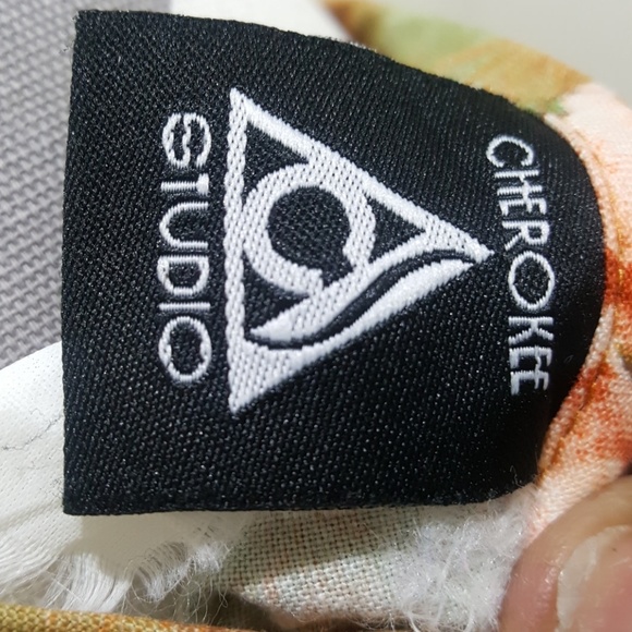 Scrub top - Picture 2 of 3